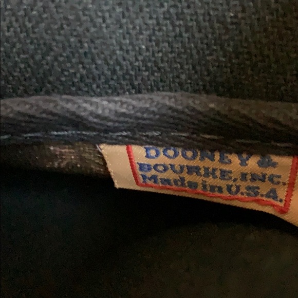 Super cute Dooney and Bourke Crossbody signature - Picture 8 of 8